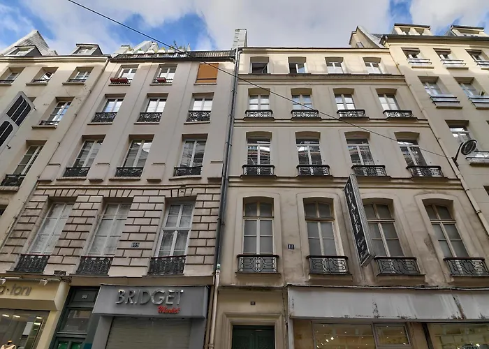 Urbanflat 98 - Large In The Center Of